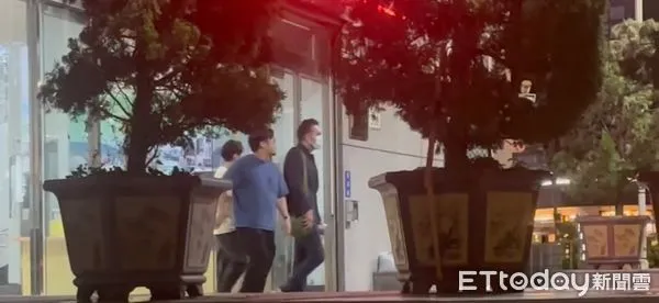 ▲王銘嶼昨晚遭移送地檢署。（圖／記者陳宏瑞翻攝)