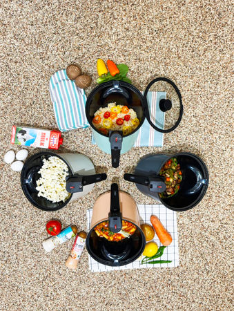 ▲韓國Rollpan自動翻炒鍋登台。（圖／品牌提供）