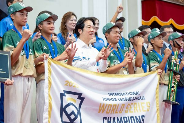 ▲▼賴清德接見我國參加「2025年世界少棒聯盟」世界少棒錦標賽、世界次青少棒錦標賽、「2025年第12屆亞洲(U15)青少棒錦標賽」代表隊。（圖／總統府提供）