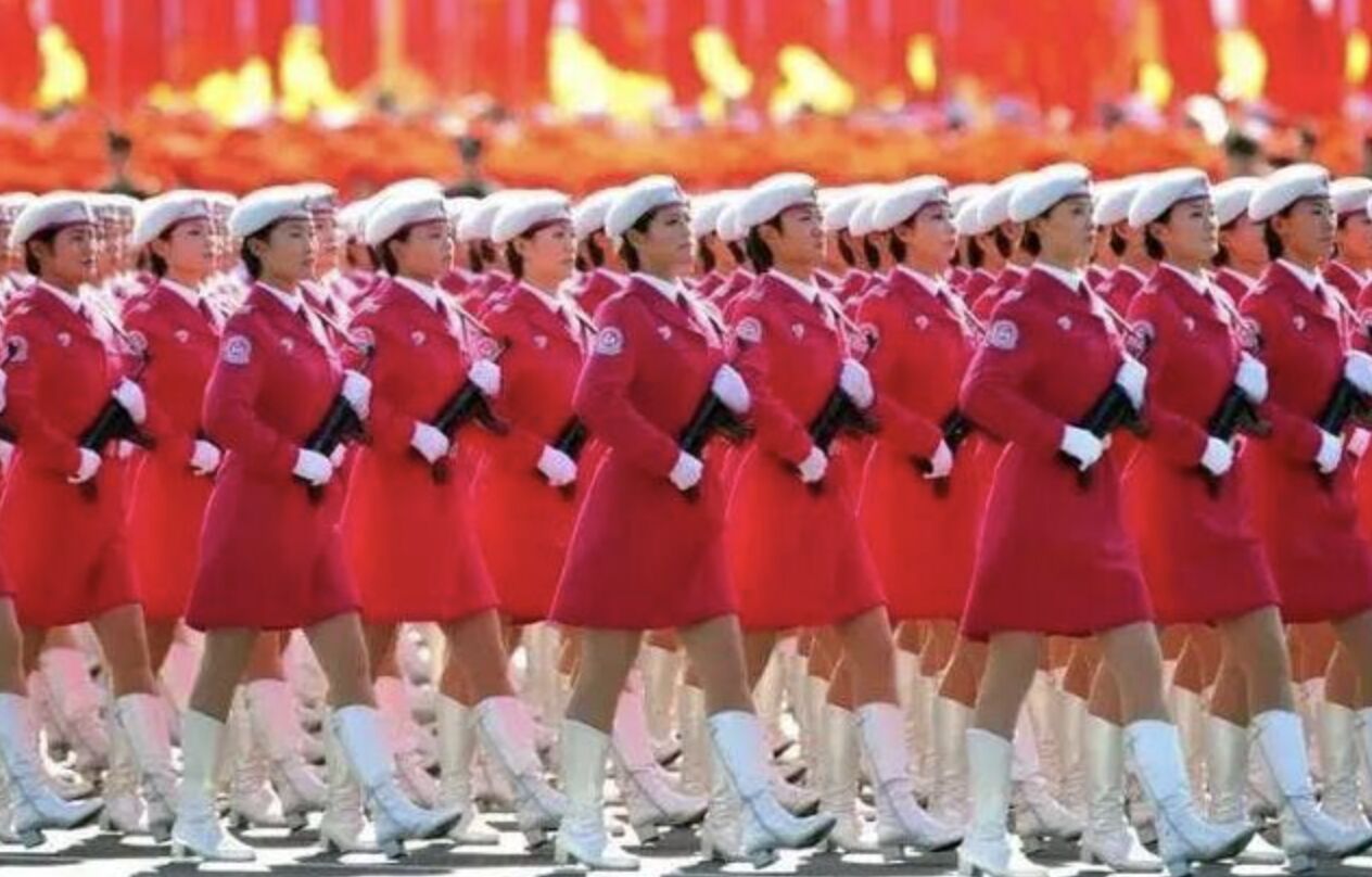 ▲2019年大陸建國70週年閱兵儀式上的女民兵方隊。（圖／翻攝新民週刊）