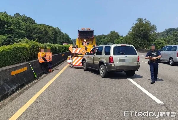 ▲國道1號苗栗路段接連2天發生緩撞車被撞，今天下午造成母子受傷送醫。巧合的是，2起事故都由同1名警員處理現場。（圖／記者楊永盛翻攝）