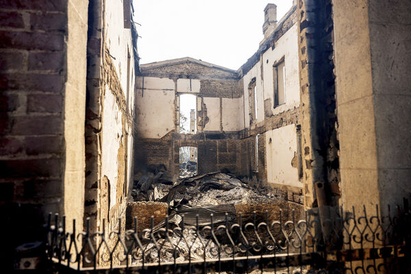 ▲▼美國加州北部3日野火，燒毀面積高達1.3萬英畝（5261公頃），掏金熱年代的偏遠華人聚落「中國營」（Chinese Camp）也付之一炬。（圖／達志影像／美聯社）