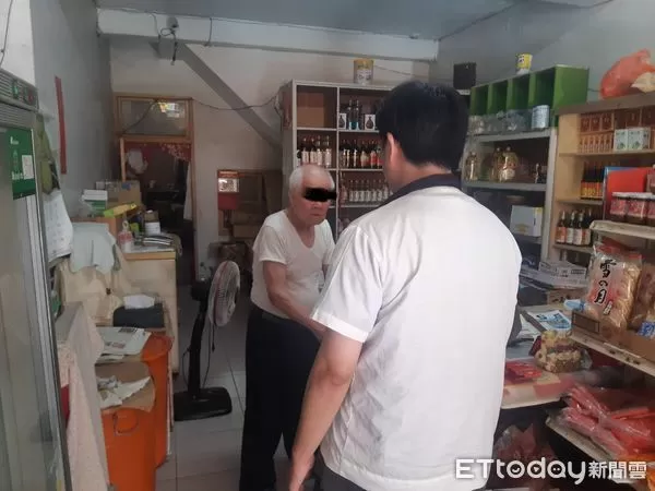 ▲▼  嘉縣喬裝測試購菸1成3業者違法賣菸，檳榔攤違規率最高  。（圖／嘉義縣政府提供）