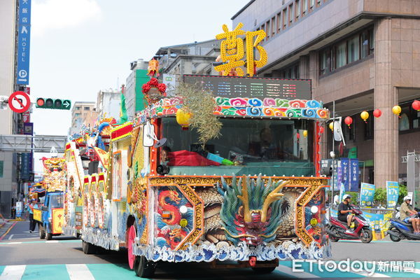 ▲基隆中元祭「迎斗燈」遊行。（圖／記者郭世賢翻攝）