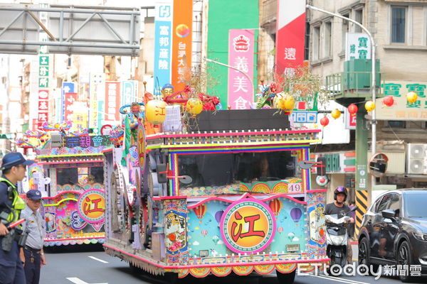 ▲基隆中元祭「迎斗燈」遊行。（圖／記者郭世賢翻攝）
