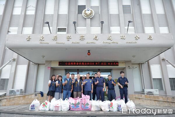 ▲成功鎮福德宮捐贈物資。（圖／記者楊晨東翻攝）