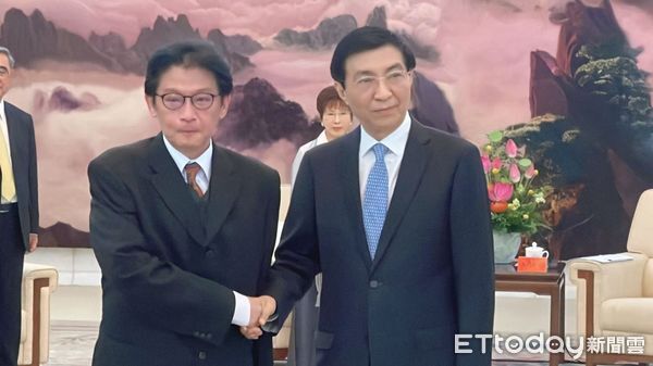 ▲▼ 2025.9.4「九三大閱兵」之後，王滬寧接見洪秀柱一行，吳成典、連勝武、王育誠、李政宏、丁鲲華等十多人            。（圖／記者任以芳攝）