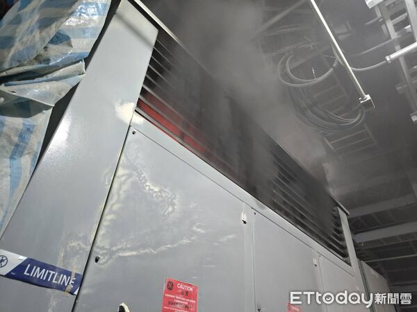 ▲▼台中火力發電廠變電室起火，警消已控制火勢。（圖／民眾提供，下同）