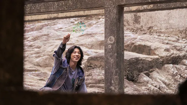 ▲許光漢在《他年她日》片中透過「親額頭」動作來表達感謝或給予祝福。（圖／甲上提供）