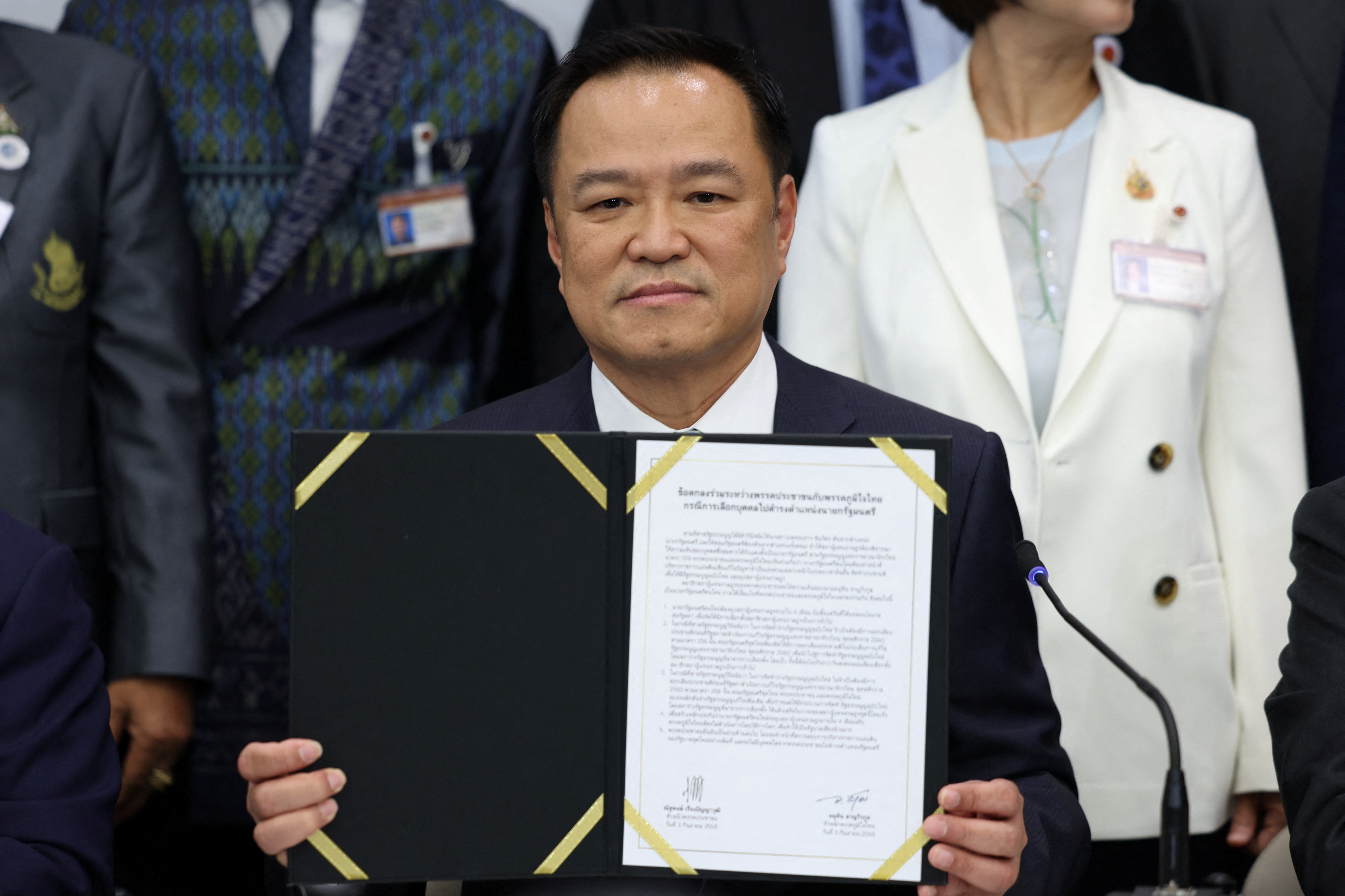 ▲▼ 泰自豪黨（Bhumjaithai Party）與最大反對黨人民黨（People`s Party）達成協議，黨魁阿努廷（Anutin Charnvirakul）3日出席記者會。（圖／路透）