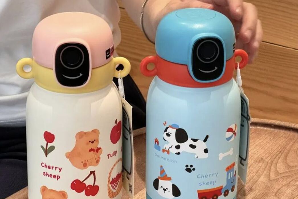 ▲兒童指紋解鎖水壺。（圖／翻攝微博）