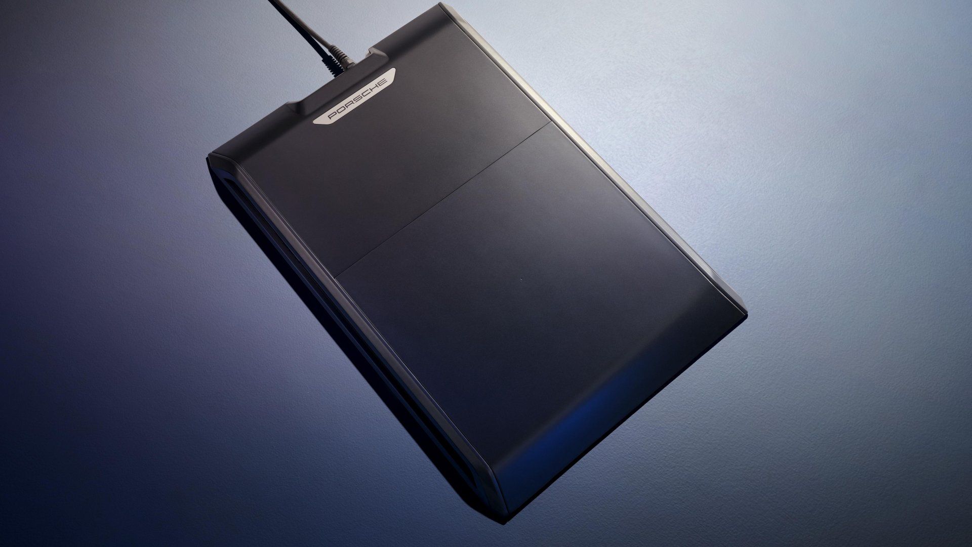 ▲保時捷電動Cayenne有無線充電。（圖／翻攝自Porsche）