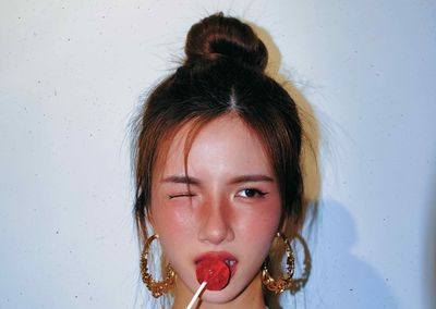 曾被曖昧對象嗆「根本直男」! 女歌手曝甜美真面目「竟當眾吃眼球」