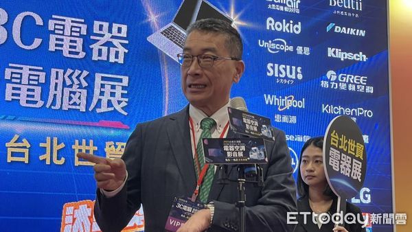 ▲▼民進黨秘書長徐國勇出席「第21屆台北3C電腦電器空調影音展」開幕典禮。（圖／記者杜冠霖攝）