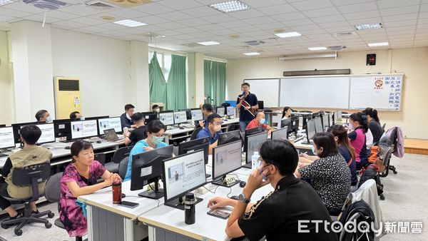 ▲台南市啟動AI素養教育計畫，首場研習吸引70位教師熱情參與。（記者林東良翻攝，下同）