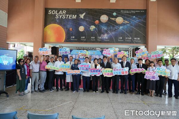 ▲縣府自籌經費於9鄉鎮、12所學校設置牙科診療椅,守護學童牙齒健康。（圖／記者游瓊華翻攝）