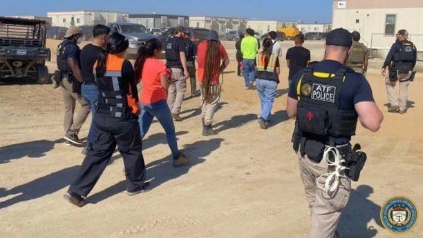美突襲韓資工廠！逮捕「非法移工450人」　韓籍幹部出差開會也落網