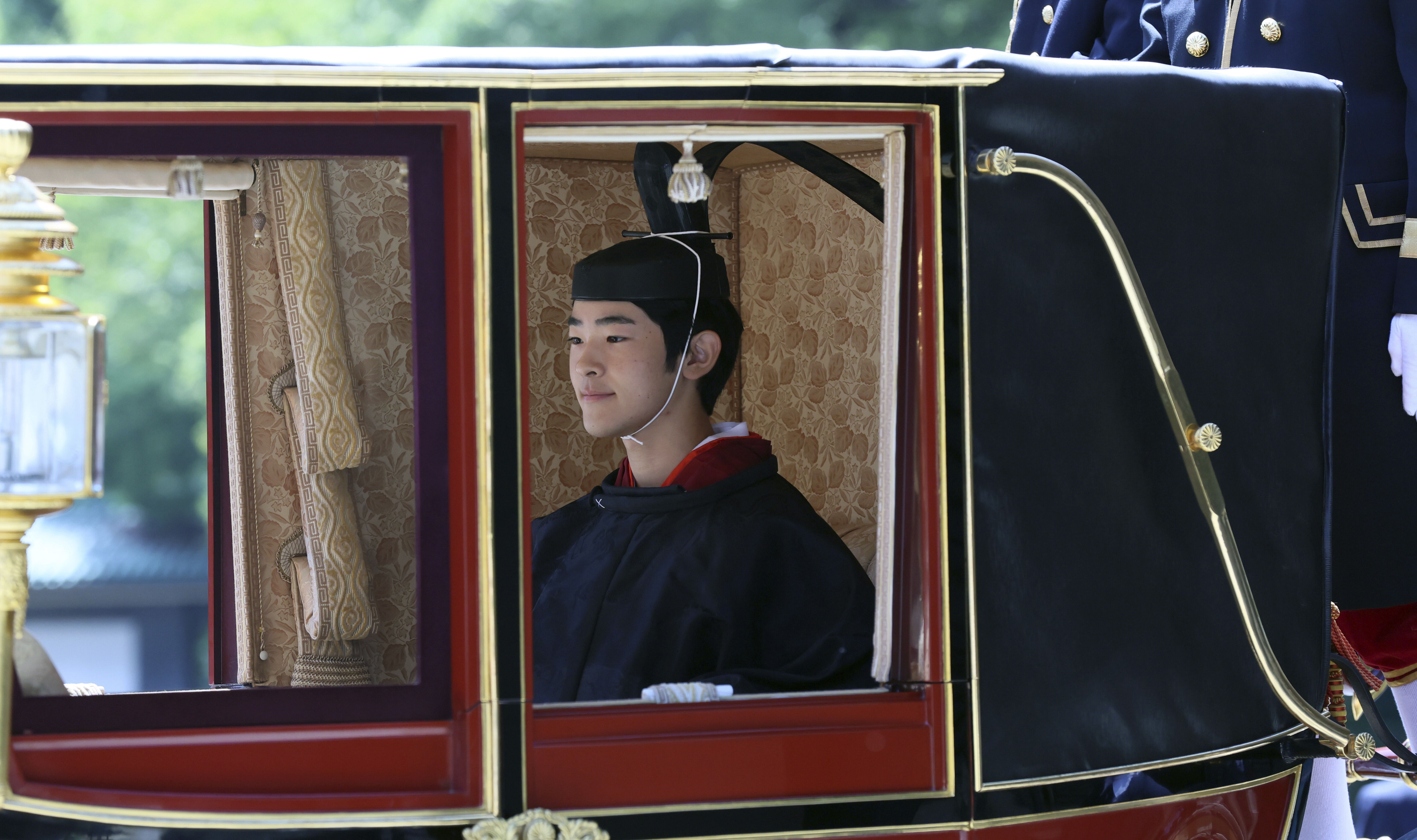 ▲▼悠仁親王乘坐皇室儀裝馬車前往皇居。（圖／達志影像／美聯社）