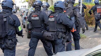 學生持刀砍老師！　德警大規模搜索「嫌犯中彈落網」