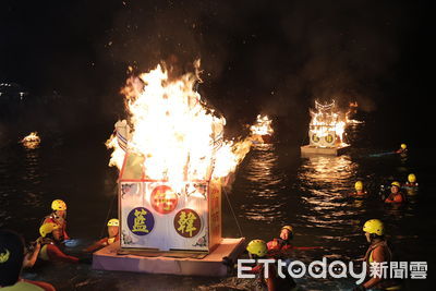 基隆中元祭重頭戲！望海巷施放水燈頭　邱佩琳：守護信仰見證