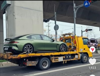 「小米SU7電動車」到台灣了！引爆網友熱議「能不能合法上路？」