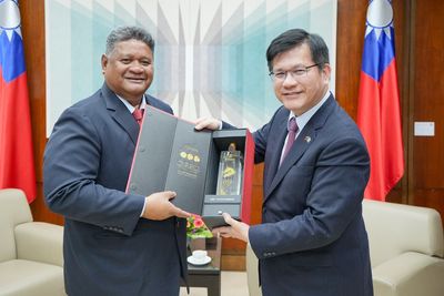 帛琉國務長訪台與林佳龍會晤 艾古斯:挺台灣參與「國際刑警組織」