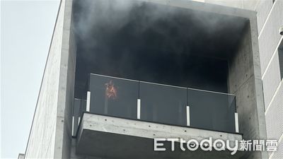 台中民眾普渡!驚見隔壁文青宅神明廳狂冒黑煙 室內拜拜釀禍