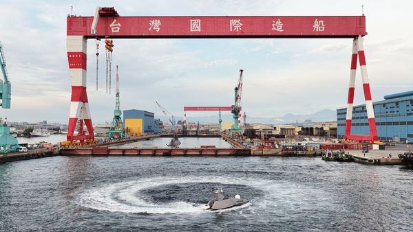 ▲台船自主研發的無人船「奮進魔鬼魚」號。（圖／台船提供）