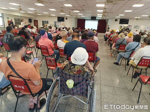 ▲台南北外環第4期工程公聽會再引居民反對聲浪，強調噪音與震動衝擊住家。（記者林東良翻攝，下同）