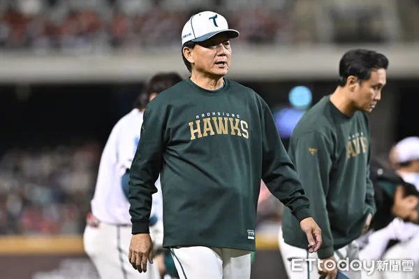 ▲▼中職台鋼雄鷹總教練洪一中。（圖／記者李毓康攝）