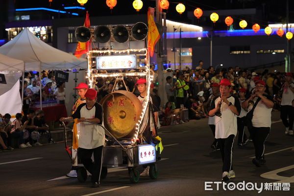 ▲乙巳鷄籠中元祭放水燈遊行 謝國樑：基隆文化閃耀國際。（圖／記者郭世賢翻攝）