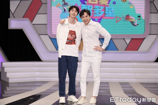 ▲▼吳鈴山和兒子吳迪錄影 。（圖／記者孟育民攝）