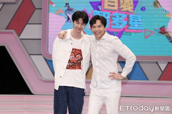 ▲▼吳鈴山和兒子吳迪錄影 。（圖／記者孟育民攝）