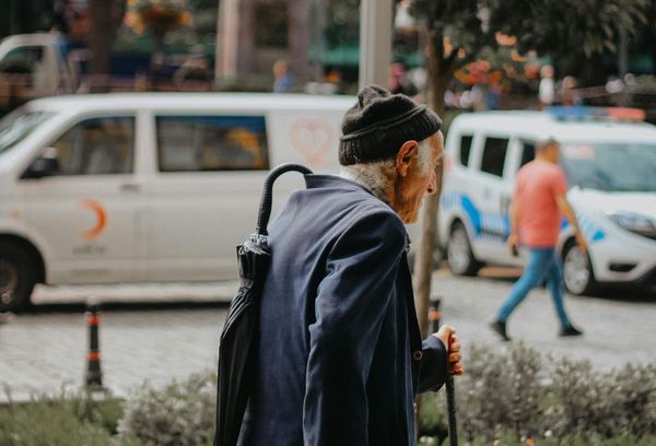 美國科學家研究顯示，視網膜血管異常與癡呆症風險高度相關。（示意圖／pexels）