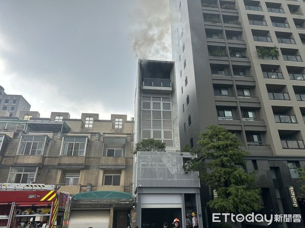 ▲▼台中民宅神明廳起火,普渡。（圖／記者許權毅攝）