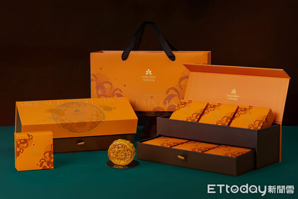▲高雄日航酒店攜手百年老店中外餅舖推出限量廣式月餅禮盒。（圖／日航酒店提供）