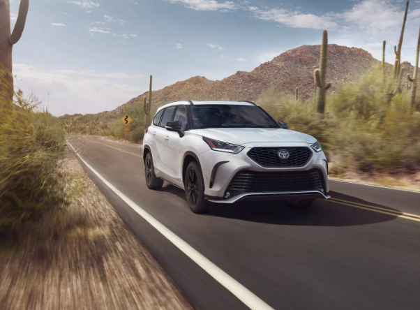 ▲TOYOTA稱為高級版RAV4的Highlander，北美推出最新年式。（圖／翻攝自TOYOTA）