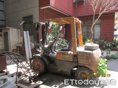鋼鐵廠機具器材法拍反應熱烈 堆高機比底價高出5倍拍出