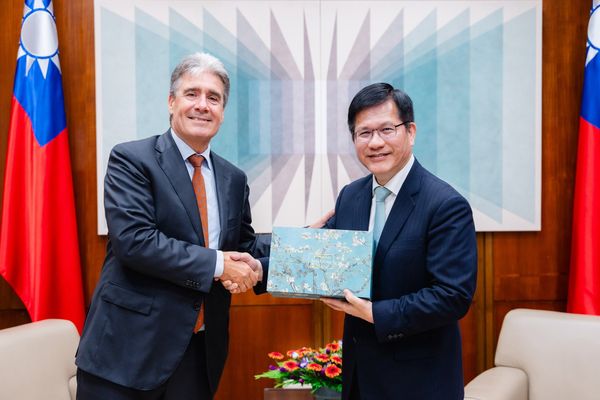 ▲▼林佳龍接見荷蘭在台辦事處新任代表浦樂施（Bas Pulles）。（圖／翻攝林佳龍臉書）