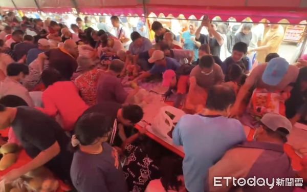 ▲北港朝天宮水果山。（圖／記者游瓊華翻攝）