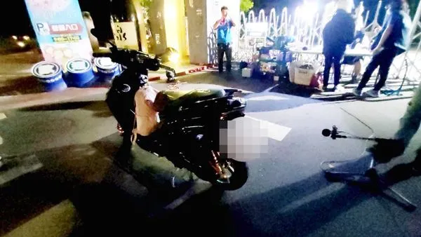 ▲桃園市龜山警方昨晚配合環保局於文化一路實施改裝噪音車輛聯合稽查勤務。（圖／龜山警方提供）