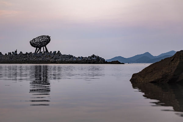 ▲▼2025馬祖藝術島木村崇人《和兩座島嶼一同化為雲朵的日子》，張子霽 《有潮室》，胡安‧薩摩拉《夢之亭》，陳益輝《築巢》。（圖／連江縣政府提供）