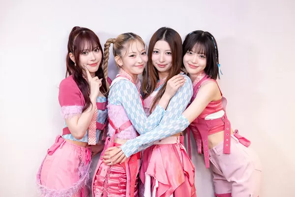 ▲▼ 日本美少女@onefive來台開唱　「吃三碗飯還有23腰」邀請記者驗貨。（圖 / COME ON JKSSP提供）