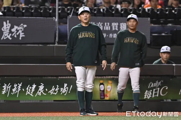 ▲▼中職台鋼雄鷹總教練洪一中。（圖／記者李毓康攝）
