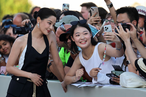 ▲中國女星辛芷蕾以電影《日掛中天》，拿下本屆威尼斯影后。（圖／路透）