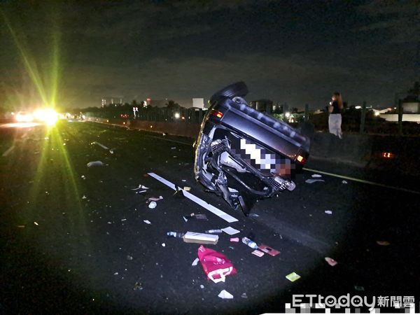 ▲▼（重傳）台南國道連環車禍。（圖／記者林東良翻攝）