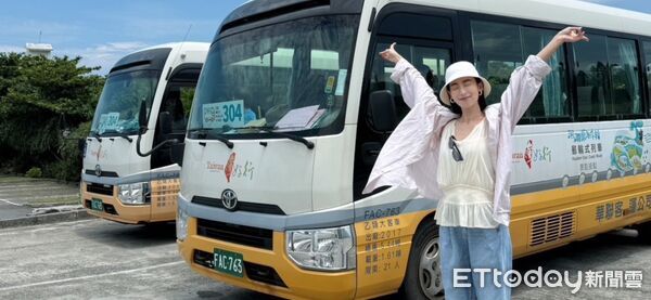▲▼日本女星大久保麻梨子拍攝「花蓮最划算的懶人1日遊」旅遊影片，記錄搭乘304洄瀾東海岸線的行程亮點。（圖／花蓮縣政府提供，下同）