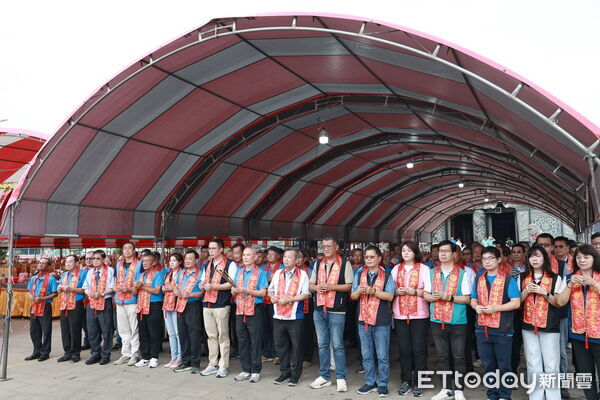 ▲松柏嶺受天宮中元普度，贊普祭品與捐贈數量創新高。（圖／南投縣政府提供）