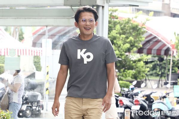 ▲民眾黨主席黃國昌7日受訪。（圖／記者黃國霖攝）