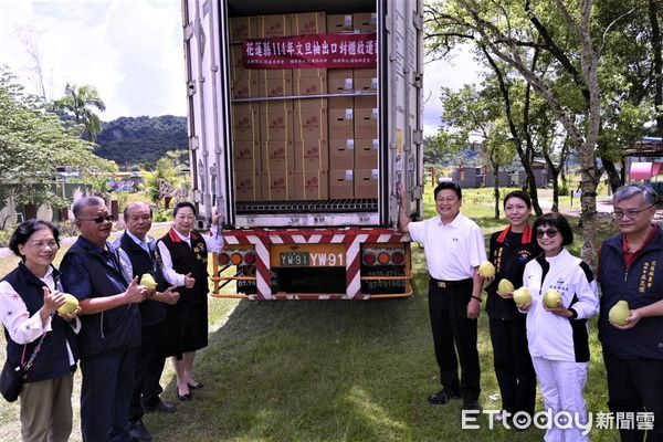 ▲▼「文旦柚出口封櫃啟運記者會」，正式啟動花蓮文旦柚出口作業，象徵花蓮農業邁向國際市場新里程碑。（圖／花蓮縣政府提供，下同）